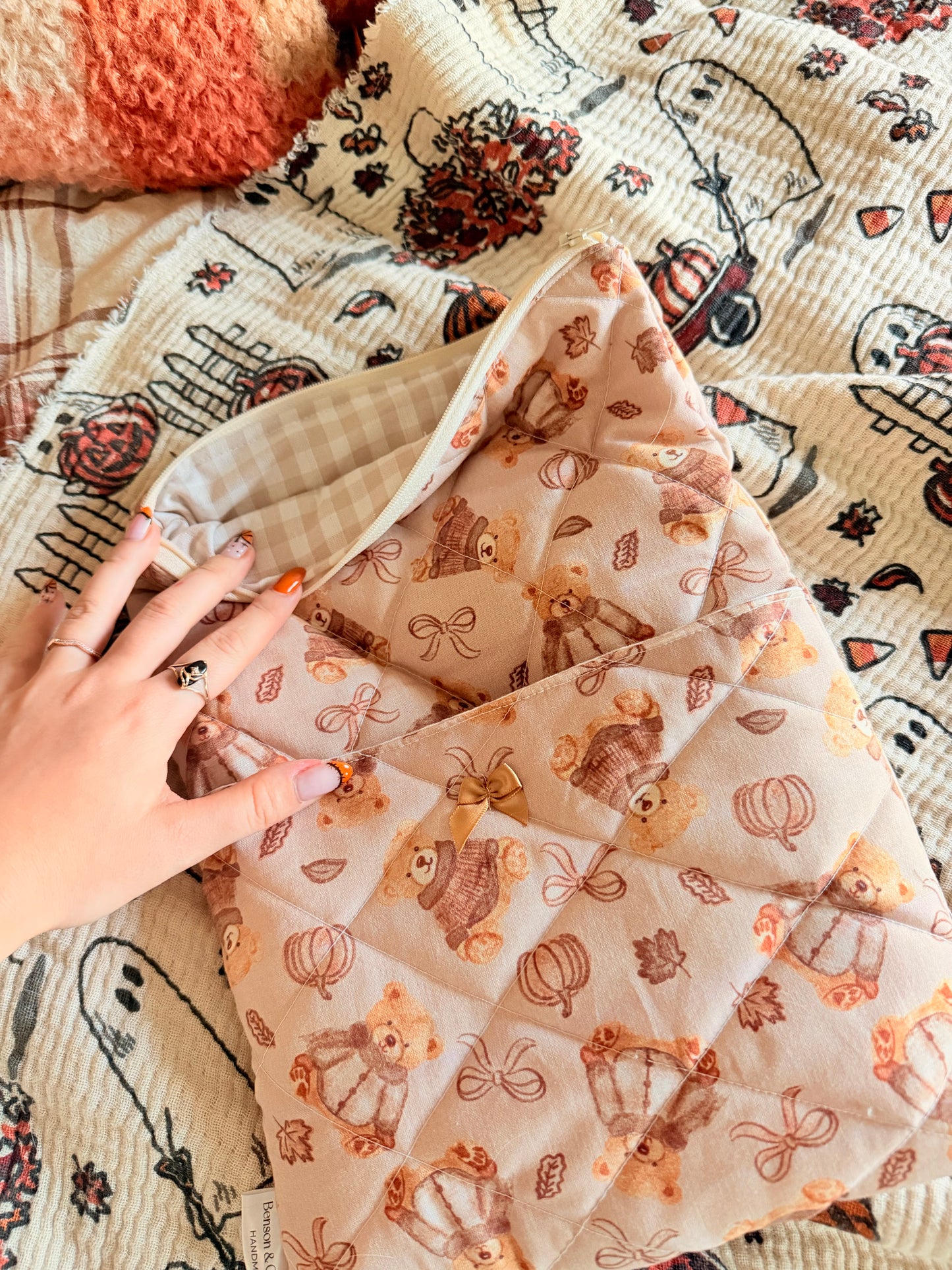 Cosy Pumpernickel Book Sleeve