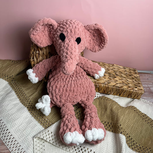 Mia the Elephant